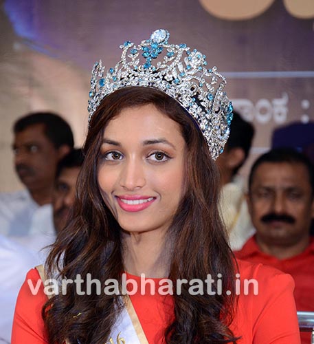 ಮಿಸ್ ಸುಪ್ರಾ ನ್ಯಾಶನಲ್ ಪ್ರಶಸ್ತಿ ವಿಜೇತ ಶ್ರೀನಿಧಿ ಆರ್.ಶೆಟ್ಟಿಗೆ ಮಂಗಳೂರಿನಲ್ಲಿ ಸನ್ಮಾನ